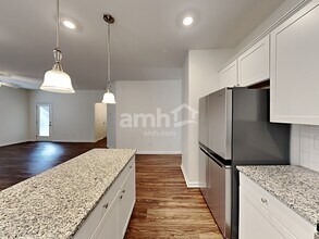 94 Shelby Ct in Dallas, GA - Foto de edificio - Building Photo