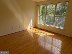 1835 Staley Manor Dr in Silver Spring, MD - Building Photo