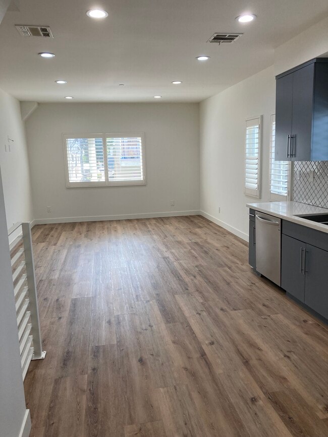 648 N Serrano Ave, Unit 648 in Los Angeles, CA - Foto de edificio - Building Photo