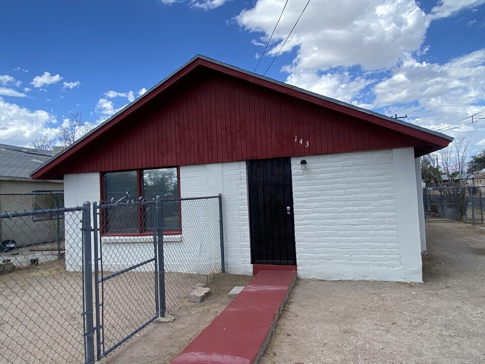 143 E District St in Tucson, AZ - Building Photo