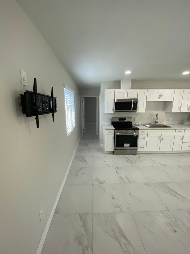 697 S 5th St, Unit 697 s 5th st Brawley CA in Brawley, CA - Foto de edificio - Building Photo