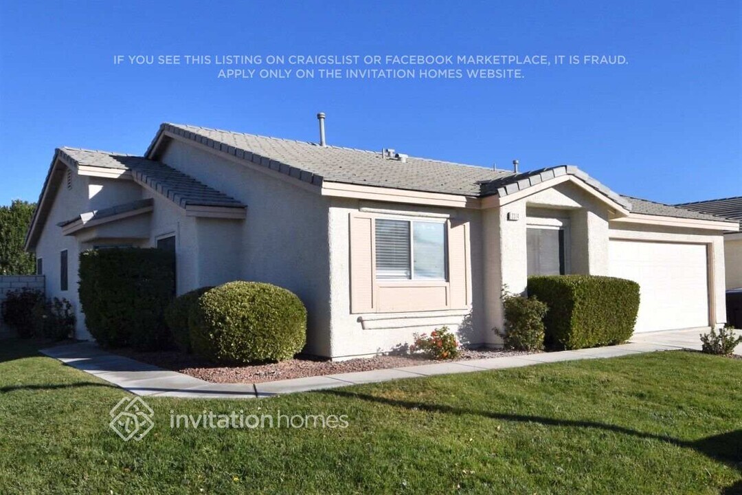 2314 Hollow Oak Ave in North Las Vegas, NV - Building Photo