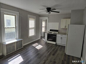 154 Plaza Ave in Waterbury, CT - Building Photo - Building Photo