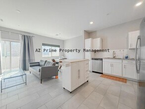 2269 W Echo Ln in Phoenix, AZ - Foto de edificio - Building Photo