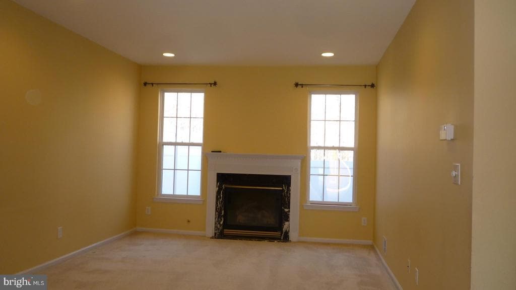 107 Windsor Pond Rd in West Windsor Township, NJ - Building Photo