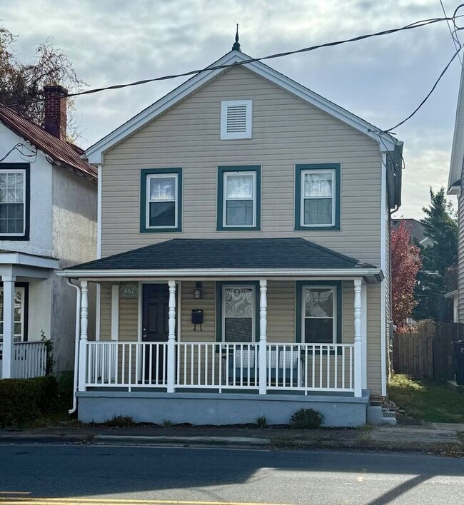 property at 662 Lafayette Blvd