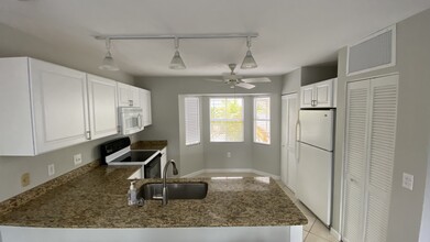 1075 Duval St, Unit R28 in Key West, FL - Building Photo - Building Photo