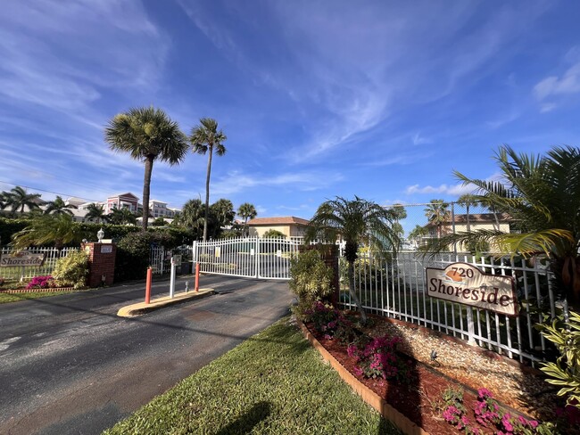 property at 720 N Dixie Hwy