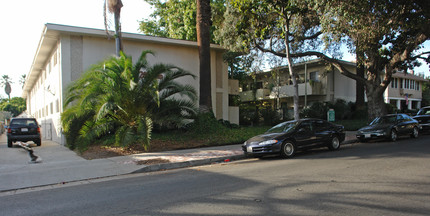 Casa Sierra Apartments in Pasadena, CA - Building Photo - Building Photo