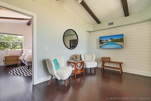 71 Fairview W in Jupiter, FL - Building Photo