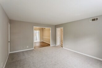 ReNew Chastain in Atlanta, GA - Foto de edificio - Building Photo