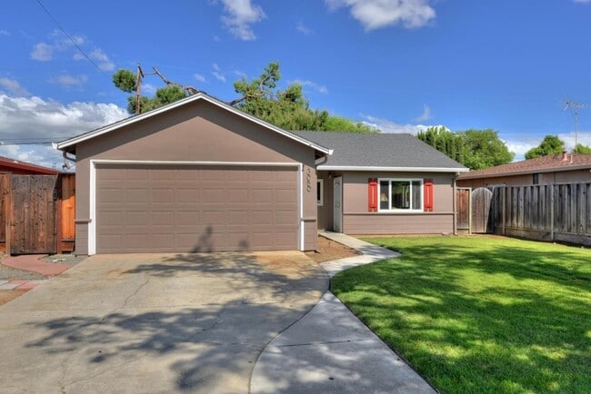 3050 Arroba Way in San Jose, CA - Building Photo - Building Photo