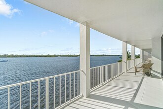 2784 S Ocean Blvd in Palm Beach, FL - Building Photo - Building Photo