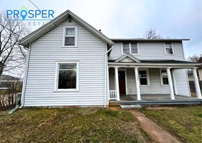 1104 Omaha St in Eau Claire, WI - Building Photo