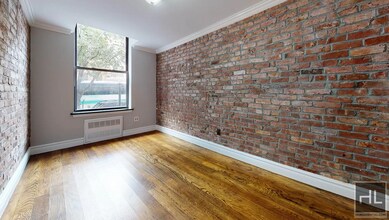 West 14th Street in New York, NY - Foto de edificio - Building Photo