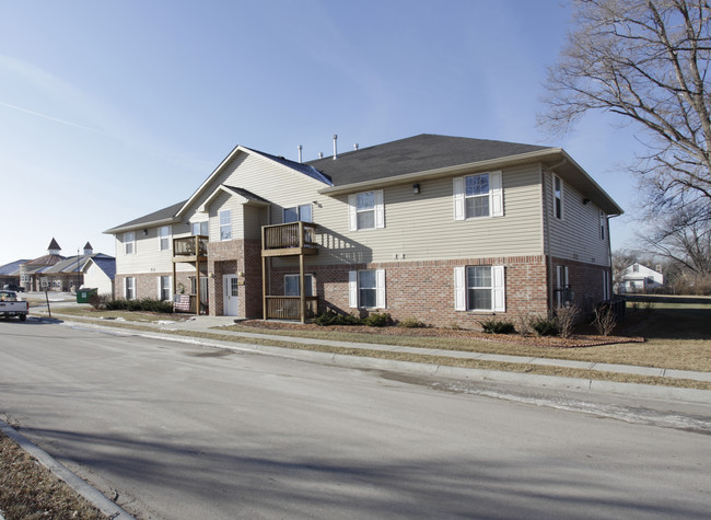 Carter Place in Carter Lake, IA - Foto de edificio - Building Photo