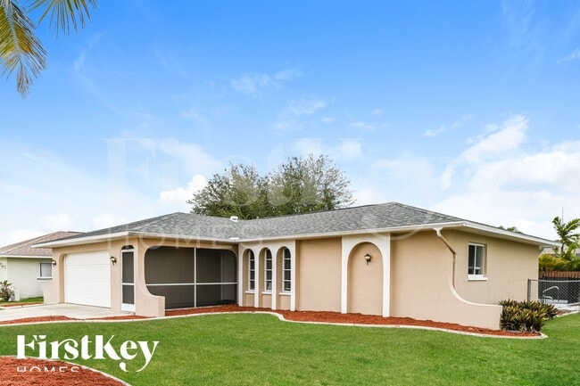 143 SE 20th St in Cape Coral, FL - Foto de edificio - Building Photo