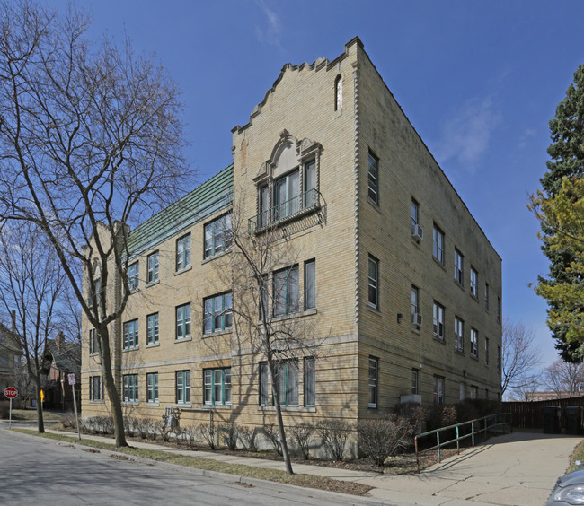 Kilbourn Knoll Apartments in Milwaukee, WI - Foto de edificio - Building Photo