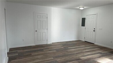 34 8th St, Unit D in Wind Gap, PA - Building Photo - Building Photo
