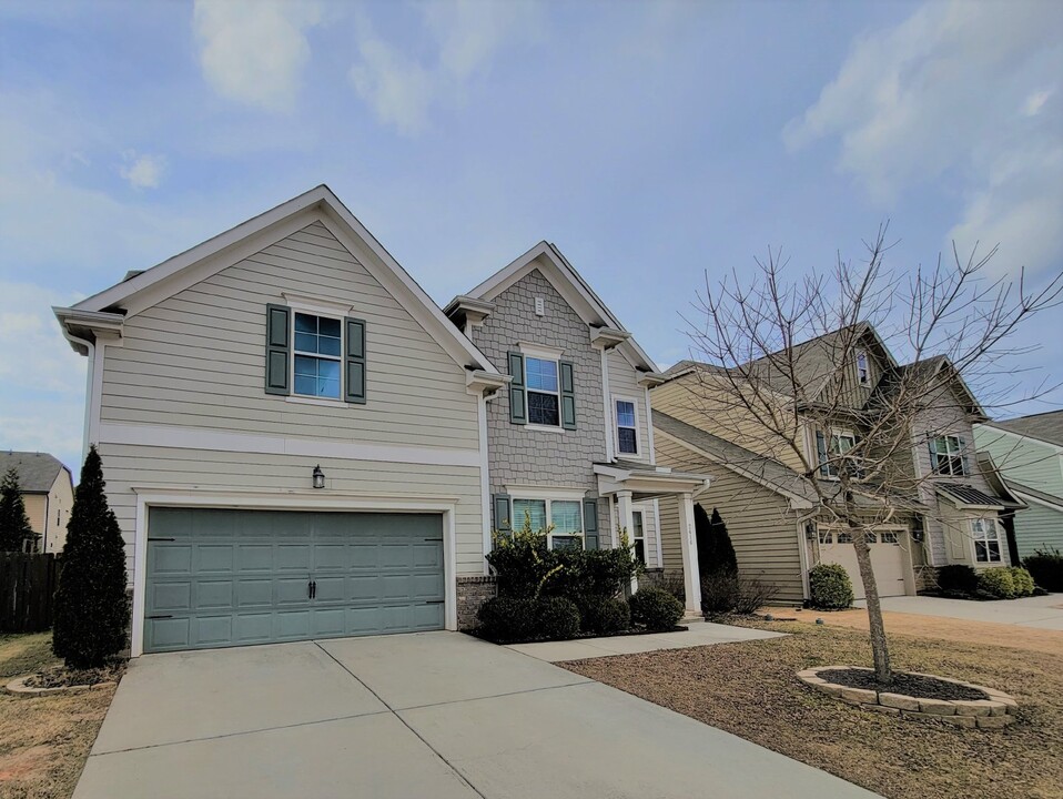 2416 Lambton Wood Dr in Apex, NC - Building Photo