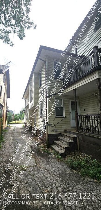 10710 Clifton Blvd in Cleveland, OH - Building Photo