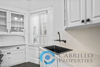 401 Juniper St in San Diego, CA - Building Photo - Building Photo