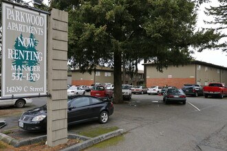 Parkwood Apartments in Tacoma, WA - Building Photo - Building Photo