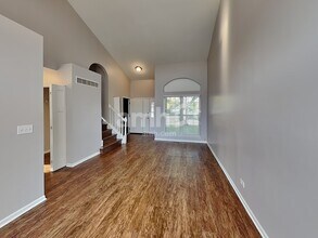 300 Annandale Dr in Lake In The Hills, IL - Building Photo - Building Photo