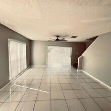 721 Kensington Lake Cir in Brandon, FL - Foto de edificio - Building Photo