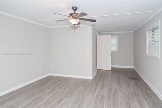 921 NW 202nd St in Miami, FL - Building Photo - Building Photo