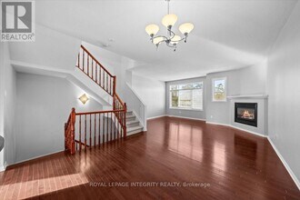 180 Clearview Ave in Ottawa, ON - Building Photo - Building Photo