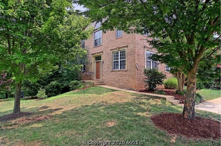 6254 Taliaferro Way in Alexandria, VA - Foto de edificio