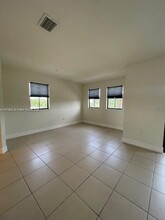 10600 NW 88th St in Doral, FL - Building Photo - Building Photo