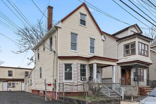 275 Clinton Pl, Unit 1 in Newark, NJ - Building Photo