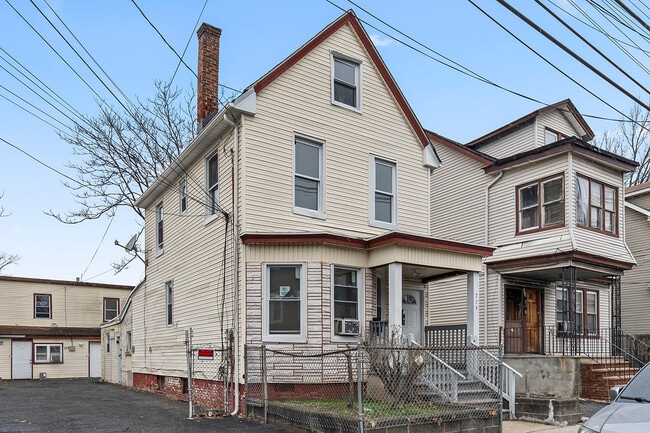 275 Clinton Pl, Unit 1, Unit 1