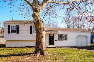 3208 Sundale Rd in Columbus, OH - Building Photo