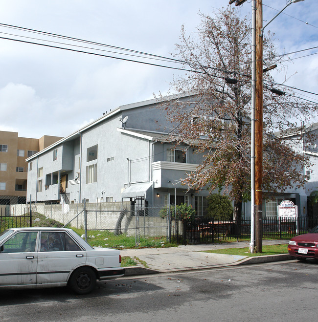 5245 Riverton Ave in North Hollywood, CA - Building Photo - Building Photo