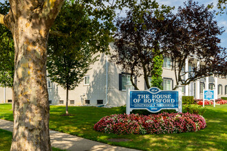 House of Botsford in Farmington, MI - Foto de edificio - Building Photo