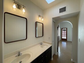 2911 E Ave Portico in Tucson, AZ - Building Photo - Building Photo