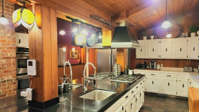 1231 Chuckanut Dr in Bellingham, WA - Building Photo - Building Photo