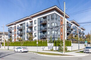 19825 54 Av in Langley, BC - Building Photo