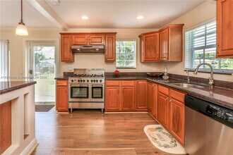 1538 Funston St in Hollywood, FL - Foto de edificio - Building Photo