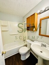 1613 Clara Ave in Louisville, KY - Foto de edificio - Building Photo