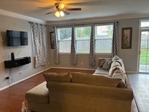 120 Milpass Dr in Holly Springs, NC - Foto de edificio - Building Photo