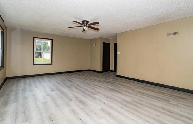 327 S Cedar St in Boone, IA - Building Photo - Building Photo