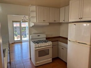 3201 Boston Ave in Oakland, CA - Building Photo - Building Photo