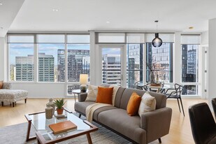 10700 NE 4th St, Unit 3108 in Bellevue, WA - Building Photo