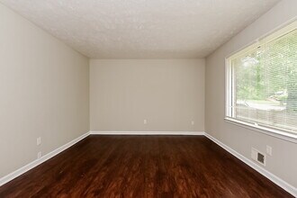 3074 Menlo Park Dr in Rex, GA - Building Photo - Building Photo