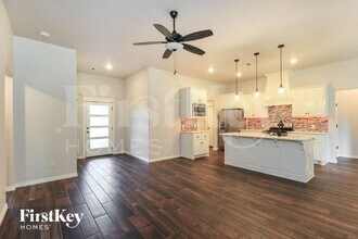 9212 NW 91st St in Yukon, OK - Foto de edificio - Building Photo