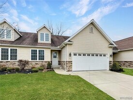 27 Campbell Meadows in Getzville, NY - Building Photo